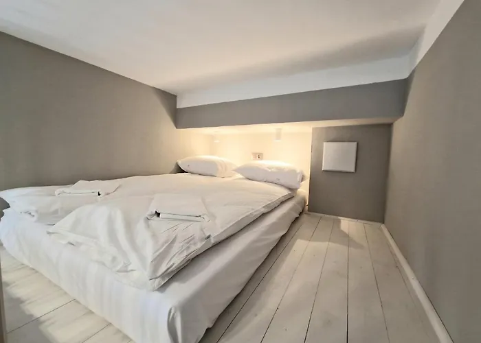 Live & Travel Waterlane Vintage شقة